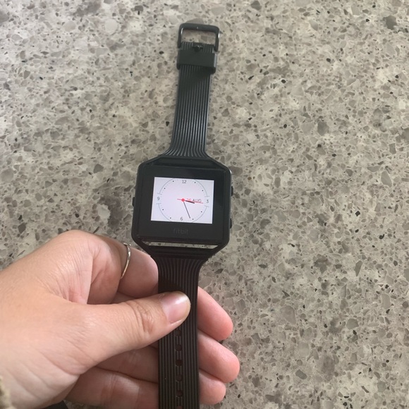 Fitbit blaze with standup charger - Picture 2 of 2